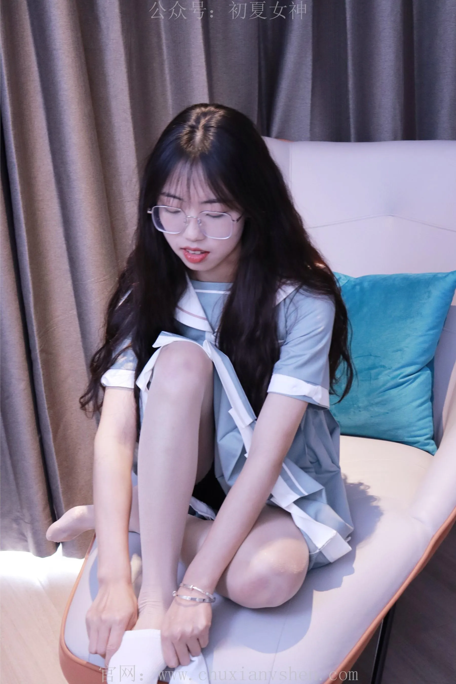 初夏女神 NO.008 雪糕 浅蓝色JK裙搭配小白鞋 [135P]插图9